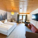 Landgasthof Jostalstueble Hotel Titisee-Neustadt