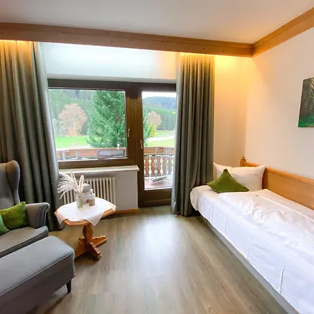 Landgasthof Jostalstueble 호텔 3*